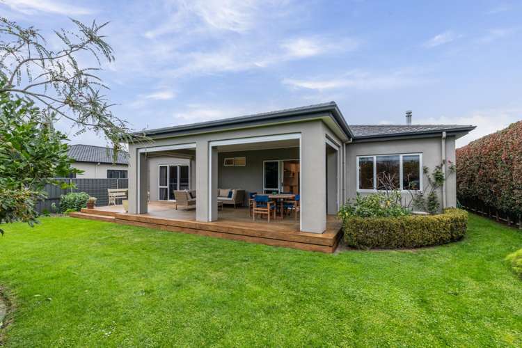 13 Heynes Place Clive_20