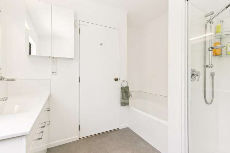 12a Bay Lair Grove Island Bay_13