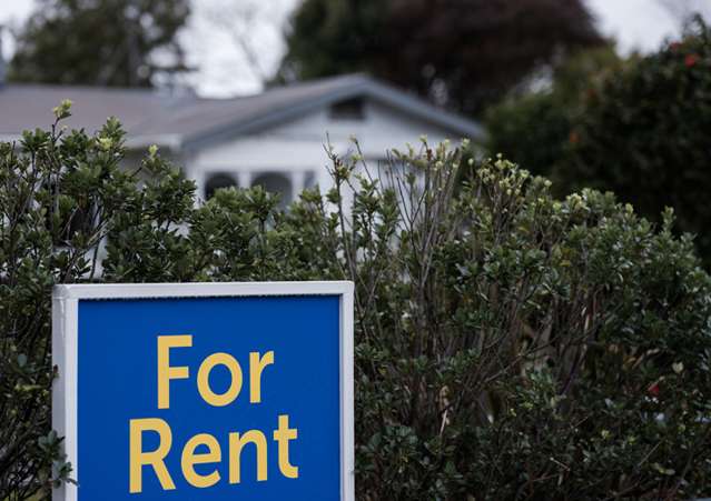 More ‘for rent’ signs going up, as vendors give up on selling