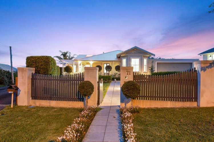 71 Beach Road Mellons Bay_1