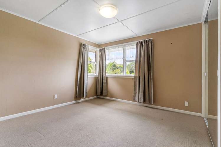 18 Triangle Road Massey_5