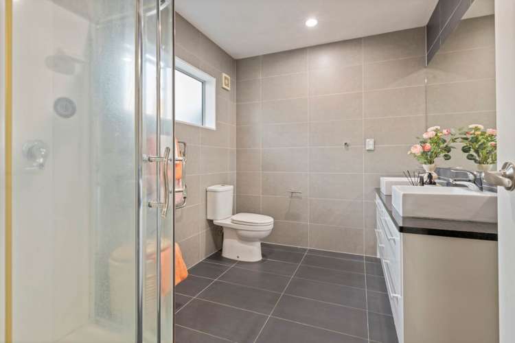 7 Lucca Crescent Flat Bush_14