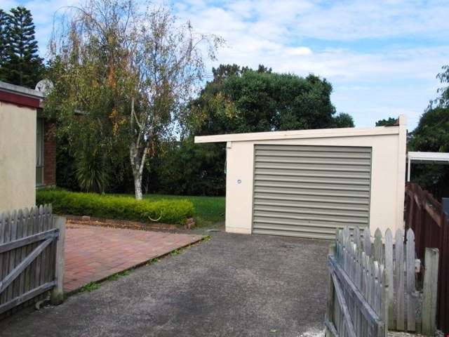 2/49 Tirimoana Road Te Atatu South_2