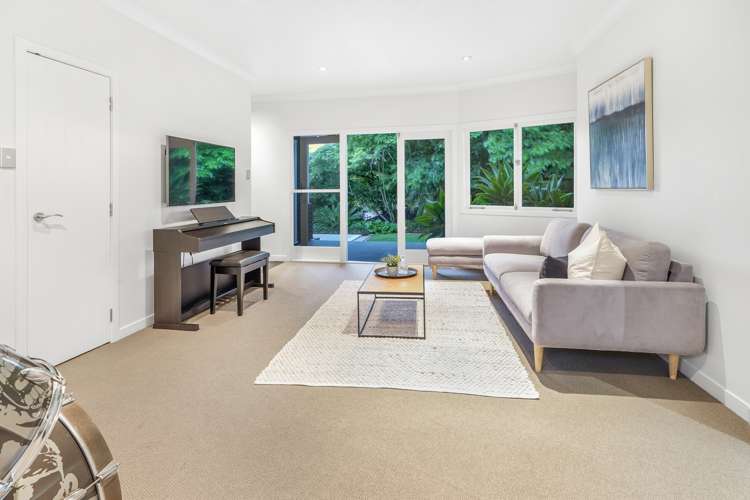 54 Memorial Drive Hamilton East_11