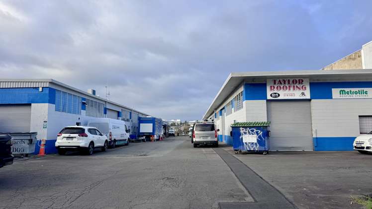 Unit 12/94 Birch Avenue Judea_6