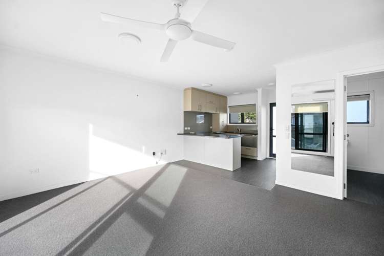 6 Chevalier Court 809 Heaphy Tce 1055_1