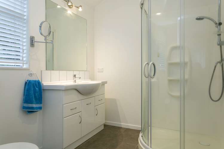 3 Van Asch Lane Rangatira Park_19