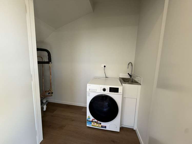 9 Te Ara Wai Mangere East_8