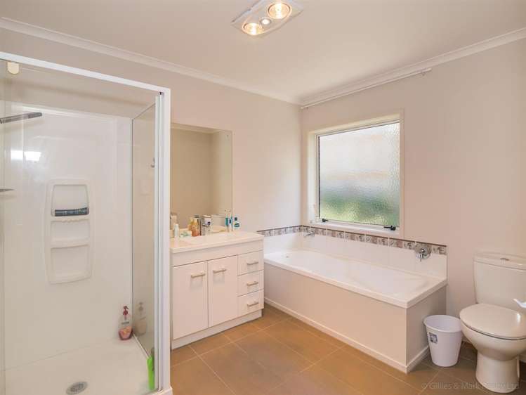 31 King Charles Drive Kingsley Heights_7