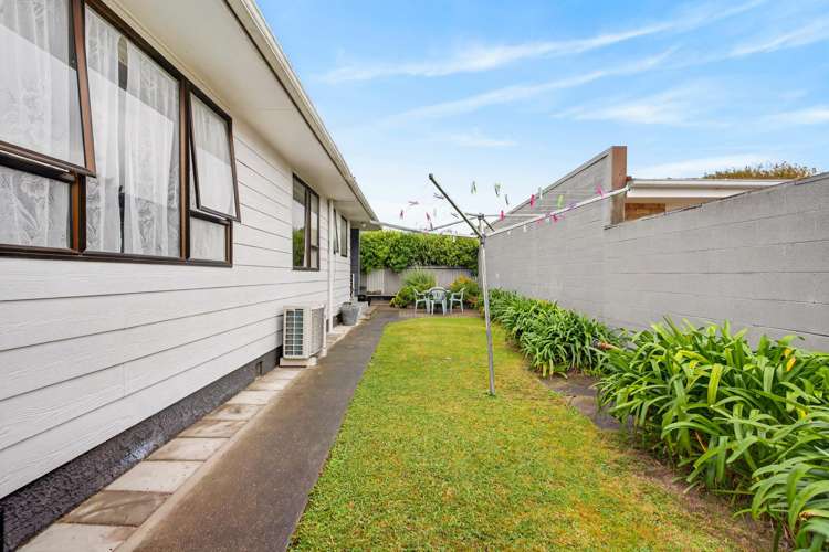 2A Read Crescent Clive_19