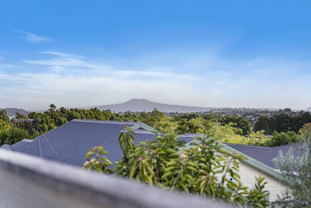 2/15 Bradbury Road Botany Downs_2