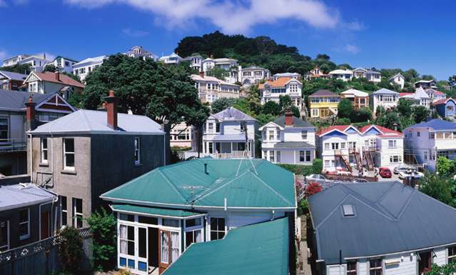 How much does it cost to buy a house in Wellington?