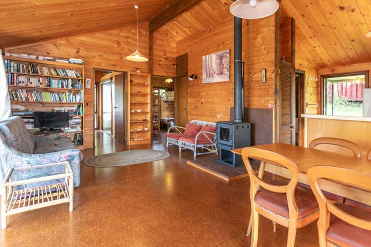 108 Oratia Place Onemana_8