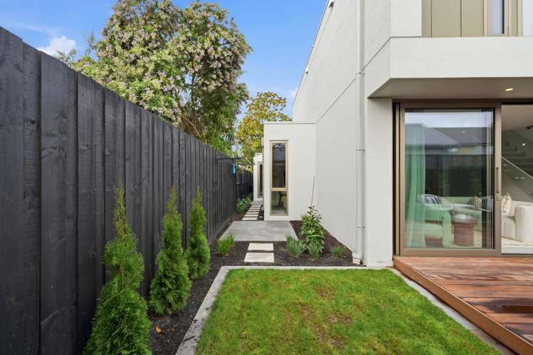 4/22 Clissold Street Merivale_15