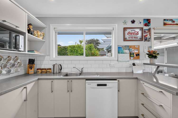 92 Rosario Crescent Red Beach_10