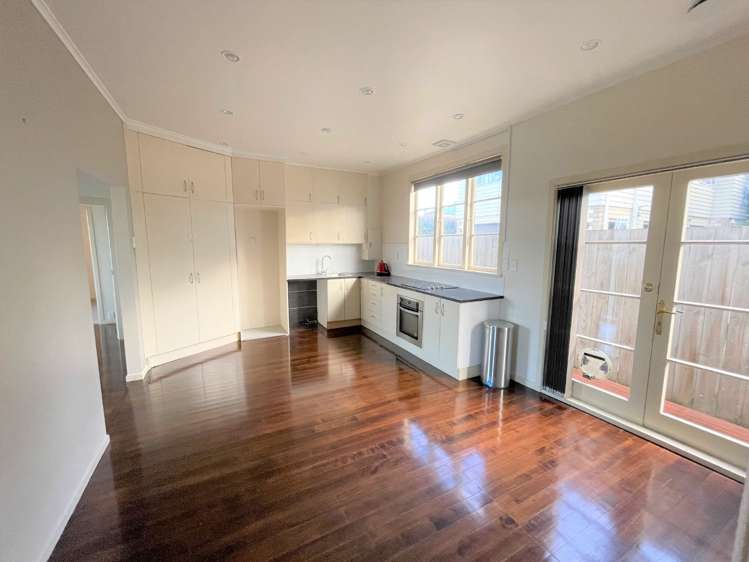 83A Victoria Street 10051_1