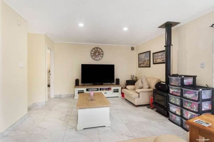 2/6 Wilkinson Way Browns Bay_5