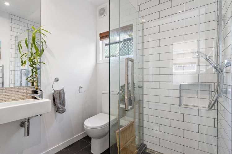 25 Marine Parade Eastbourne_17