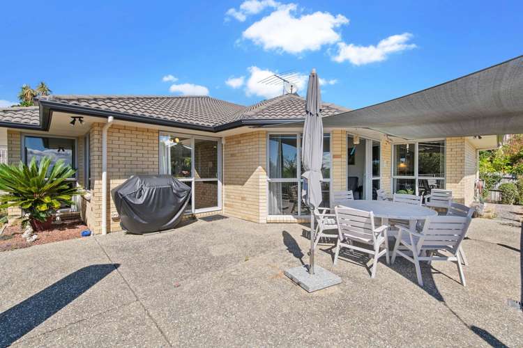 68 Rivervale Grove Stanmore Bay_15
