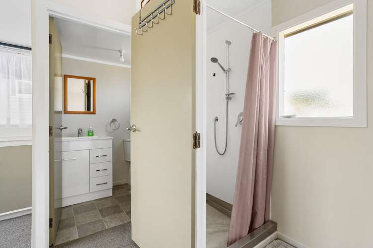 21 Given Grove Pauanui_22