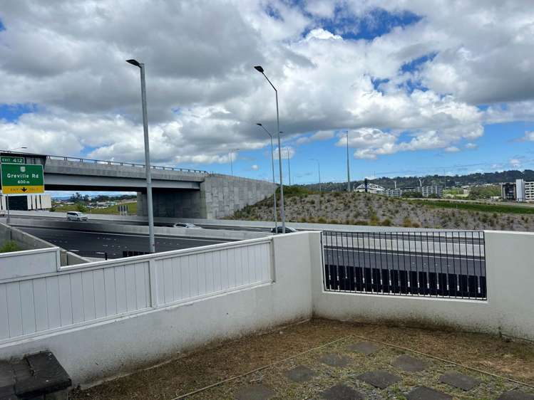 E5/60 Masons Road Oteha_14