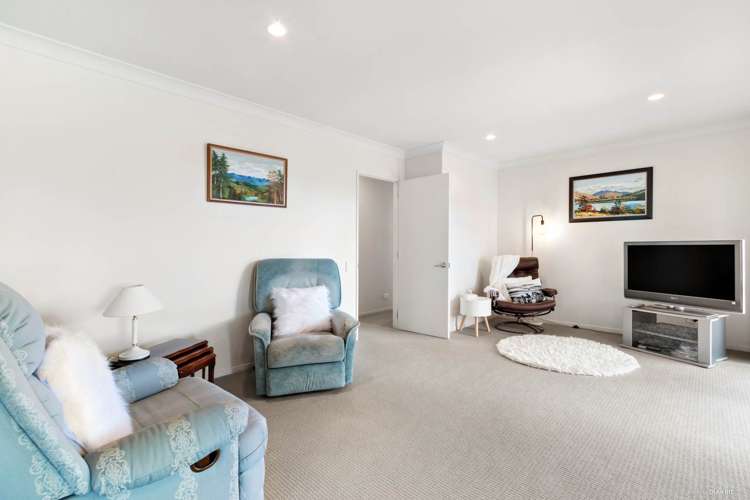 22 Aberdeen Crescent Wattle Downs_12