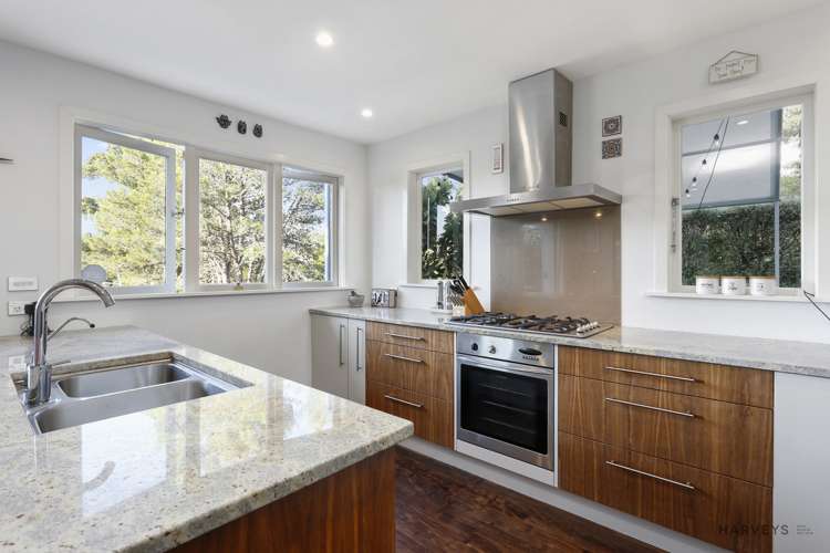 52 Derwent Crescent Titirangi_6