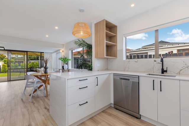 2/3 Centreway Road Orewa_2