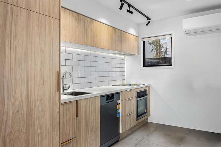 2/361C Madras Street_0