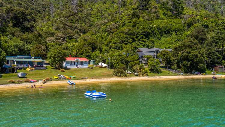 2121 Queen Charlotte Drive Anakiwa and Surrounds_1