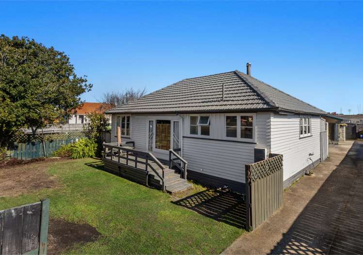 8 Tuhoe Avenue_0