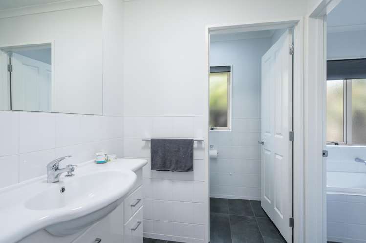 43 Covent Drive Stoke_18