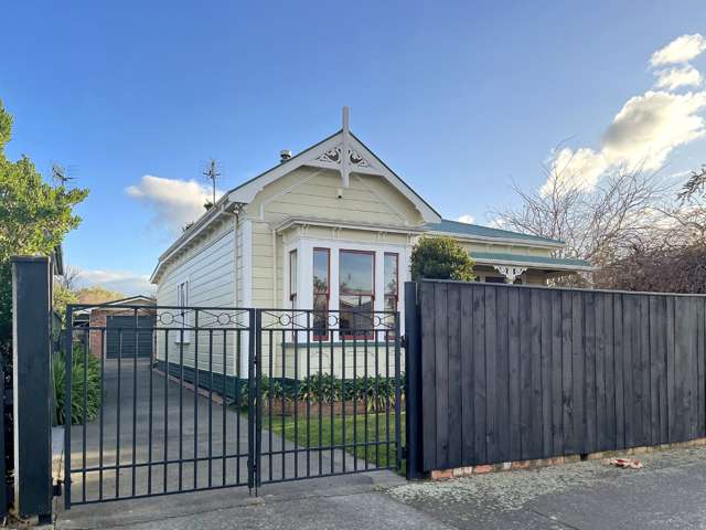 CITY CENTRE - 3 BEDROOM