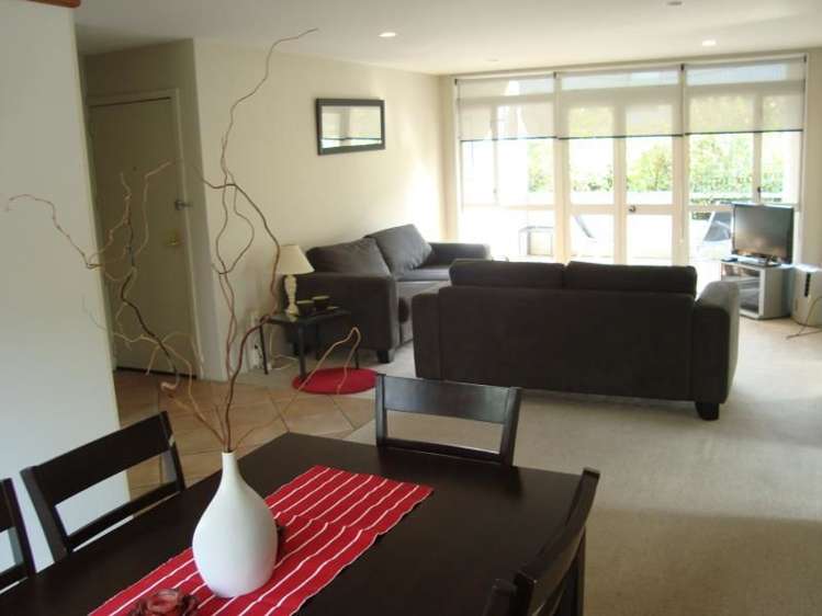 2/102 Rossall Street Merivale_5