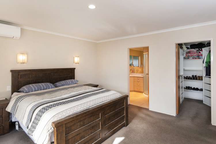 1 Island Road Whataupoko_13