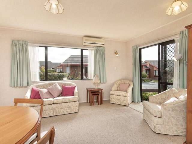 16/151 Kitchener Road Pukekohe_1