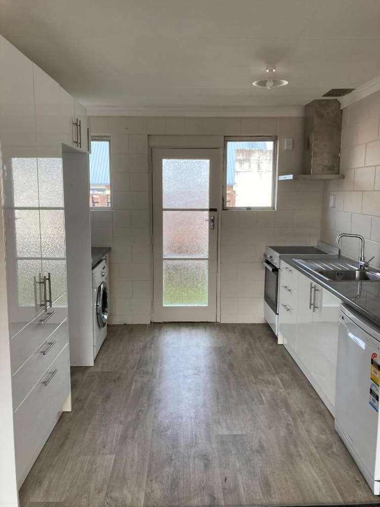 1/4 Inverness Avenue 1076_1