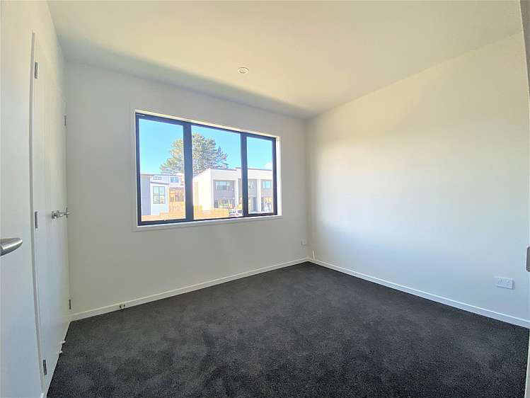 12 Karoro Road Flat Bush_11