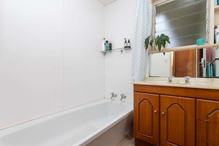 5 Mcilroy Avenue Hillsborough_13