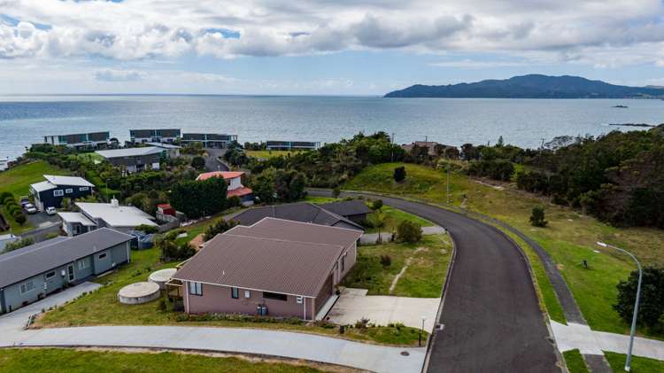 23 Dudley Crescent Cable Bay_22