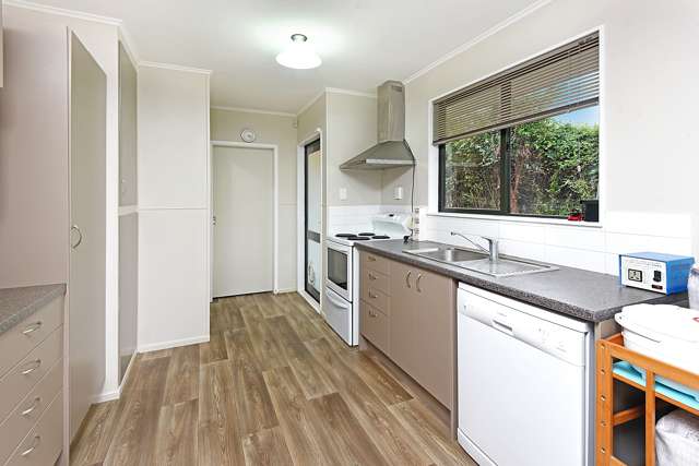 1/14 Hobart Crescent Wattle Downs_3