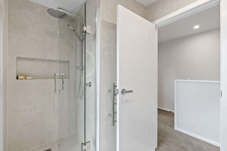 21 Derwent Street (8 x finished homes) Island Bay_10