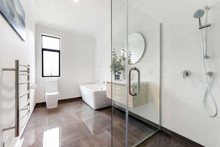 8 Kaimai Avenue Massey_9