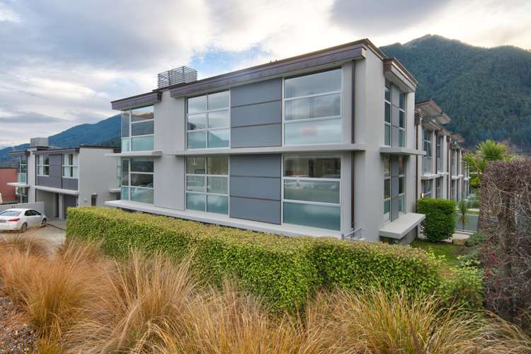 3/60 Hallenstein Street Queenstown_21