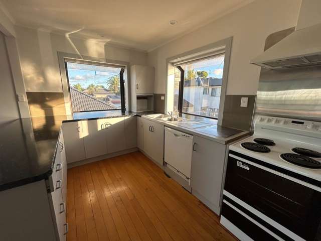 24 Kervil Avenue Te Atatu Peninsula_1