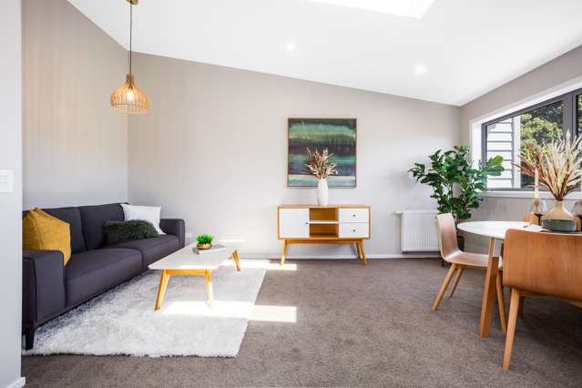 2/7 Grays Road Plimmerton_4