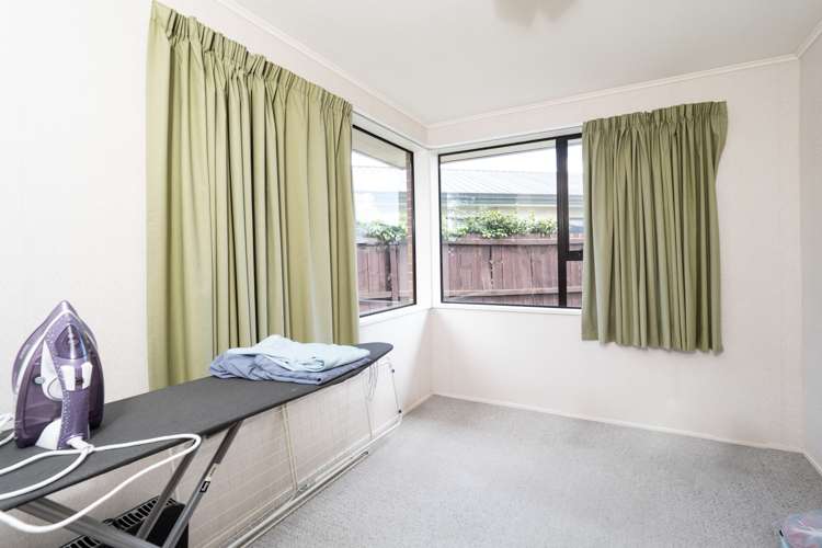 17 Pages Road Allenton_6