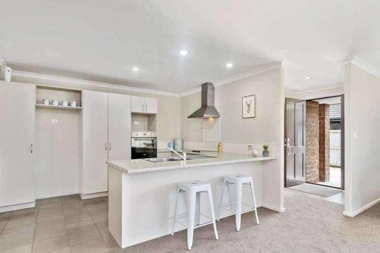 8 Blossom Grove Papamoa_9