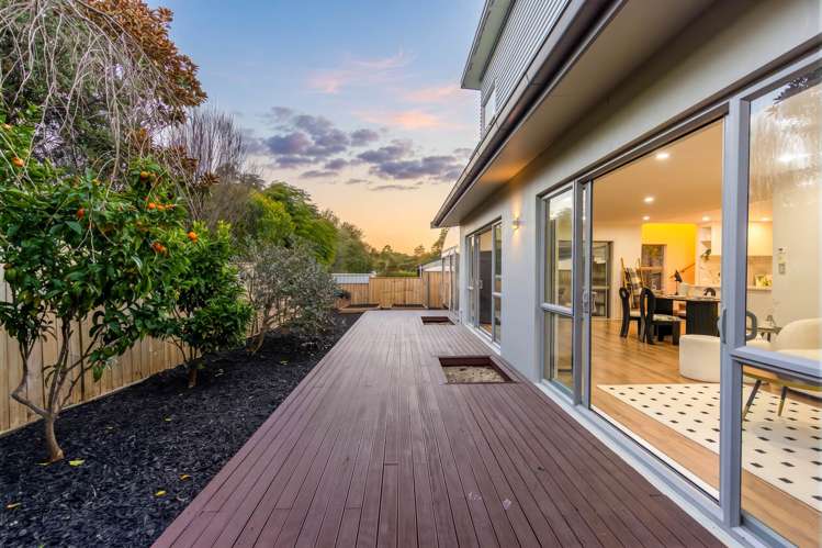 124 Kyle Road Greenhithe_2