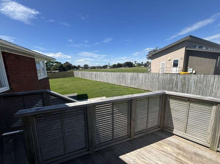 31 School Road Te Atatu South_13